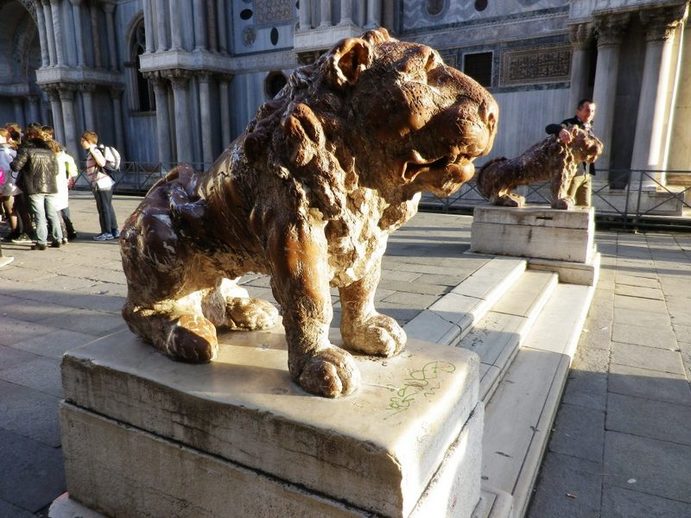 Piazzetta dei Leoncini, Venice